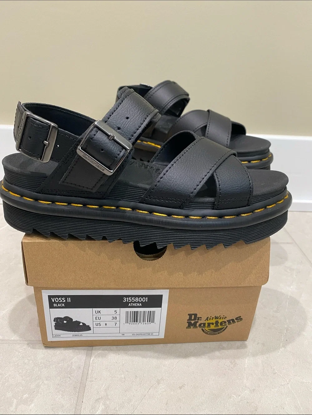 NEW in Box Dr Martens women’s Voss II sandal size 7 - Picture 3 of 12